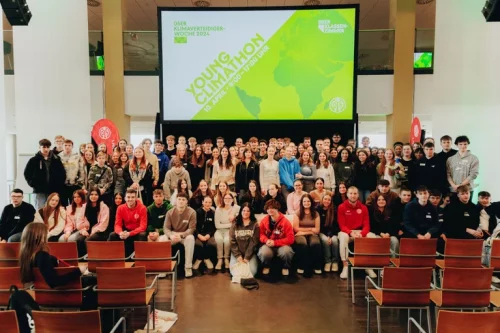 Gruppenfoto von Schülerinnen und Schülern beim Young Climathon